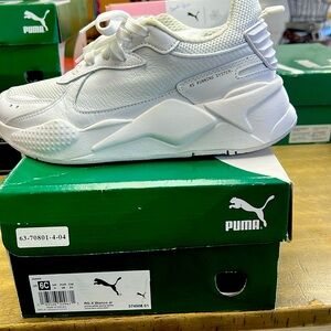NewWhite Puma sneakers size 5